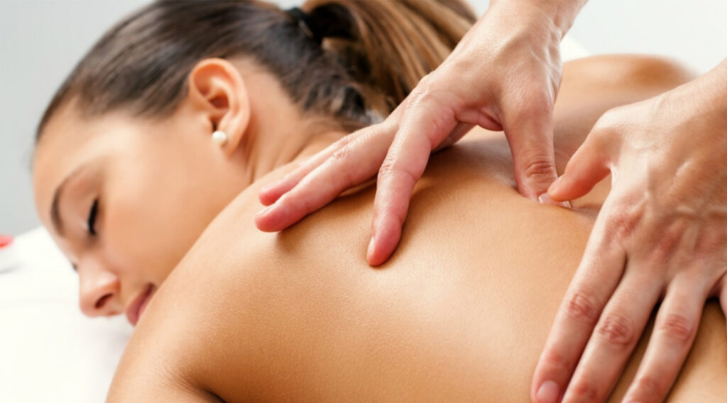 massaggio decontratturante donna